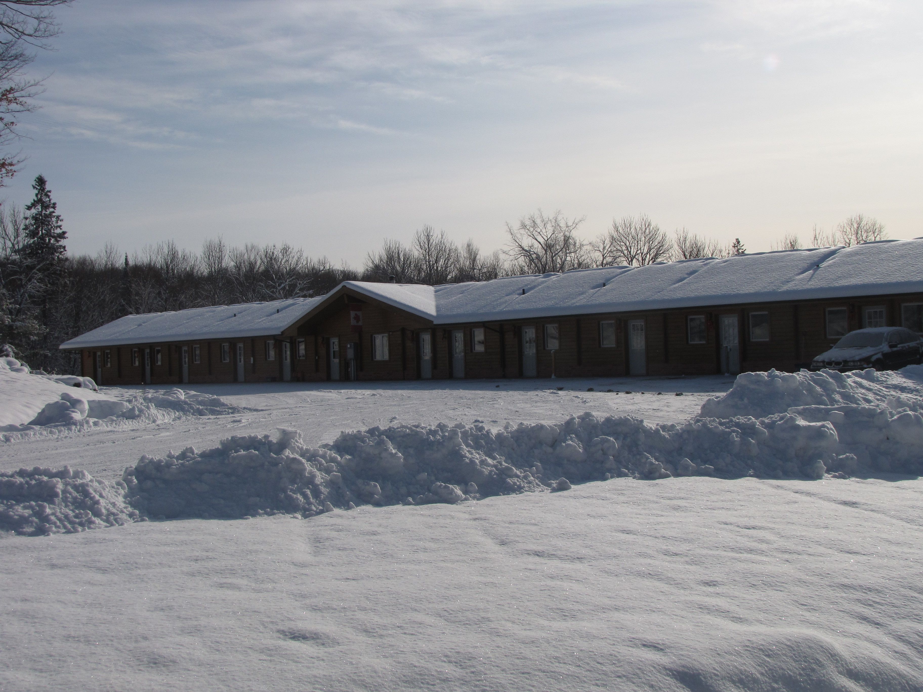 مكتب وتجهيزات عازلة للصوت وواي فاي مجانًا وملاءات أسرّة