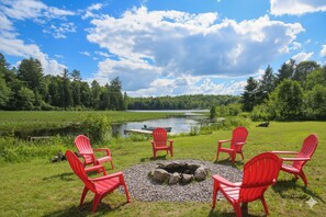 Lake - Quiet Bay: Lakeside Escape (Magnetawan)