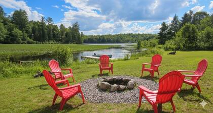 Quiet Bay: Lakeside Escape
