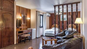 Kahden hengen standard-huone (kaksi sänkyä) | Ylelliset vuodevaatteet, untuvapeitot, minibaari