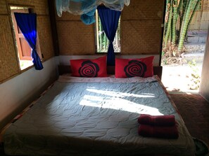 Cottage Standard - Rainbow House (Pai)