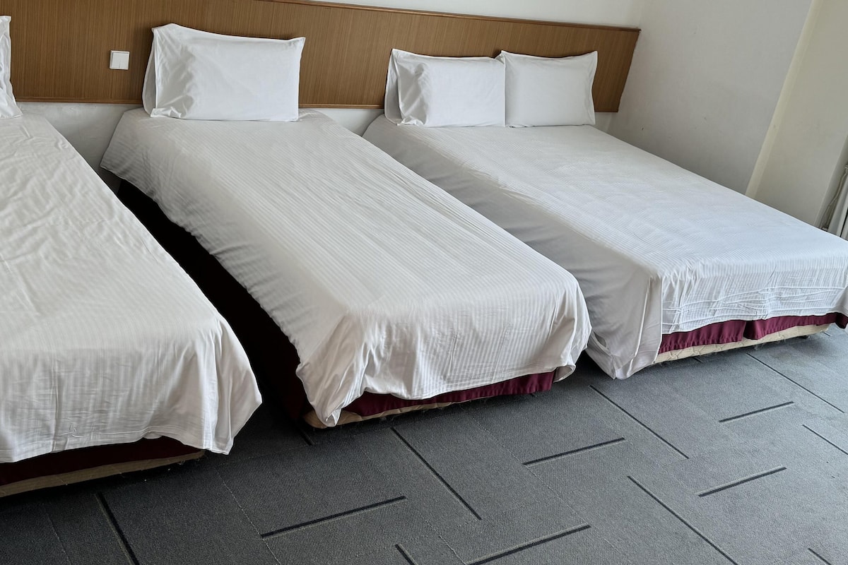 Quadrupla familiare | Una cassaforte in camera, con stile personalizzato