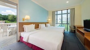 Standard Balcony Triple | Children's theme room - New Cape Inn (Singapore)