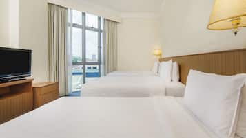 Standard Triple Room | In-room safe, individually decorated, individually furnished, desk