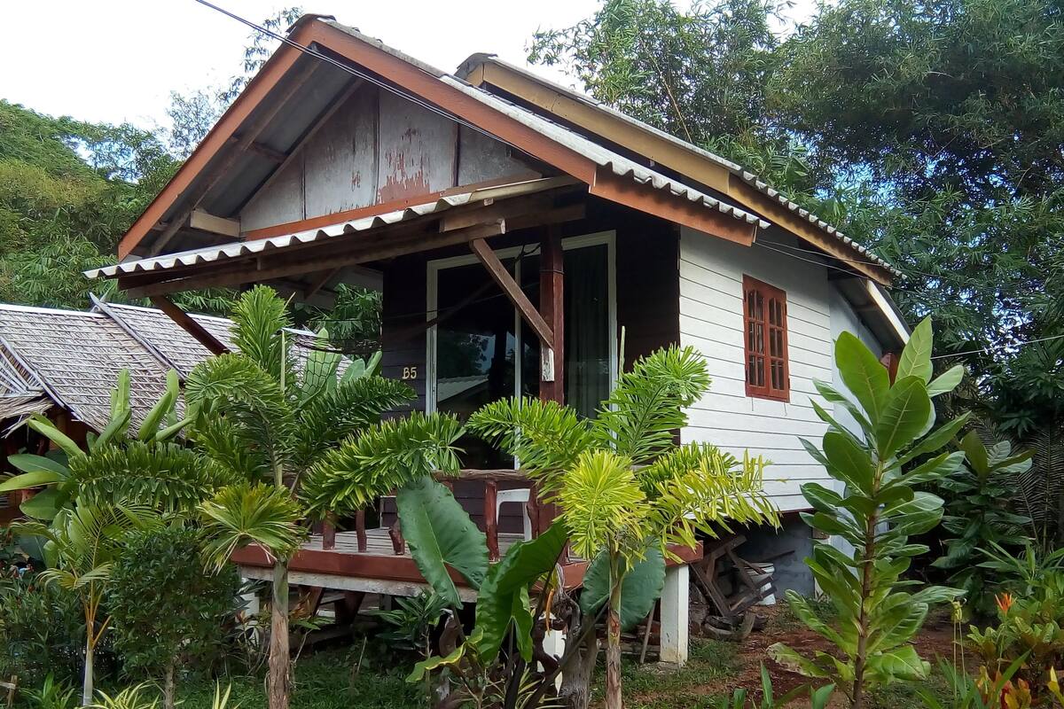 Standard Bungalow, Fan | Terrace/patio