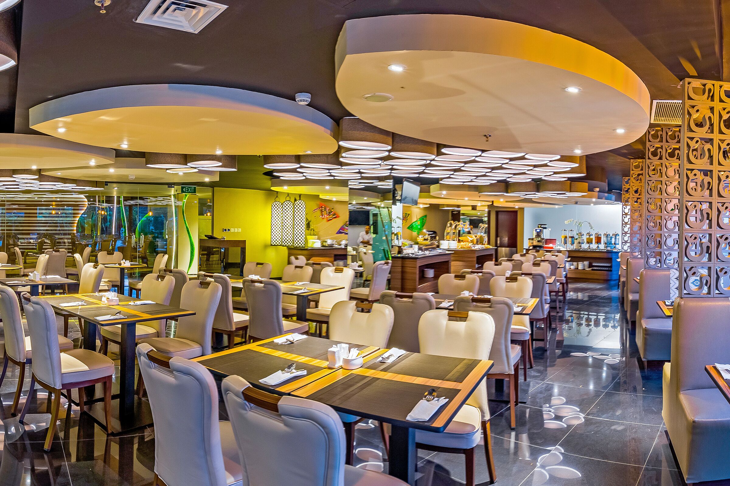 2 restaurants, breakfast, lunch, dinner served; indonesian cuisine