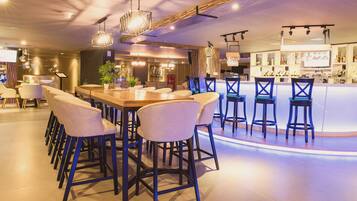 2 bar/lounge, bar tepi kolam renang