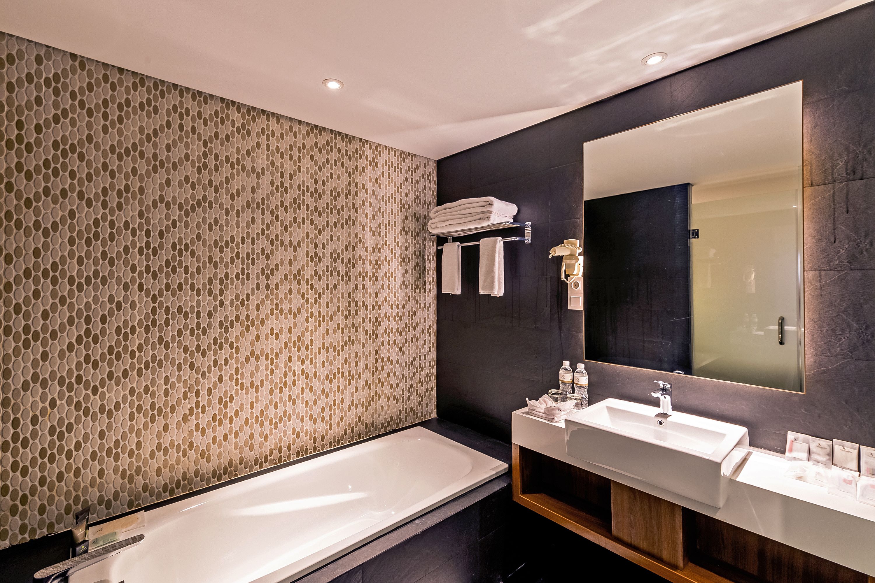 infinity suite room  | bathroom | free toiletries, hair dryer, slippers, bidet
