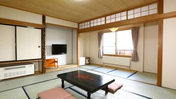 客房内保险箱、遮光窗帘、隔音、免费 WiFi