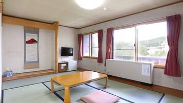 Värdeförvaringsskåp på rummet, mörkläggningsgardiner och ljudisolering