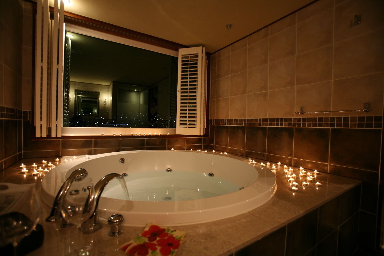 suite | jetted bathtub