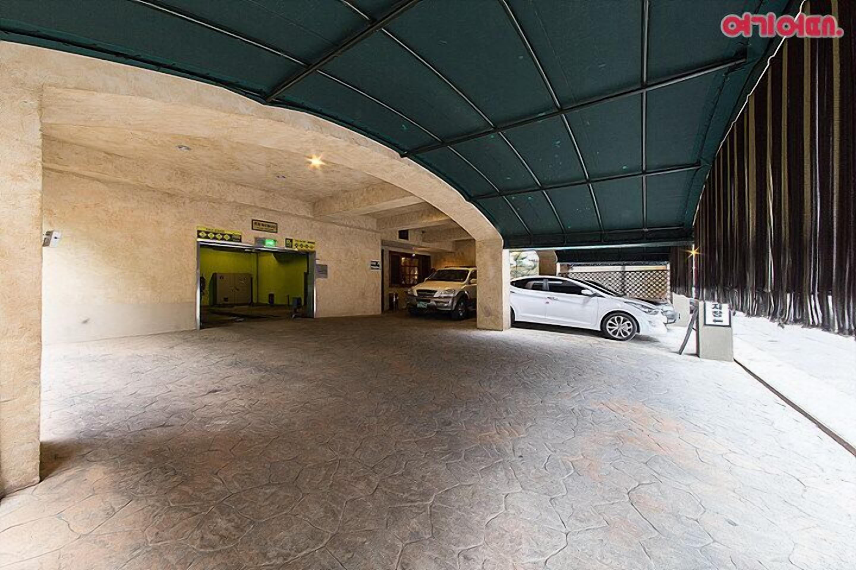 free self-parking, free valet parking