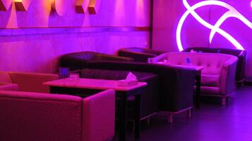 2 restoran, masakan antarabangsa