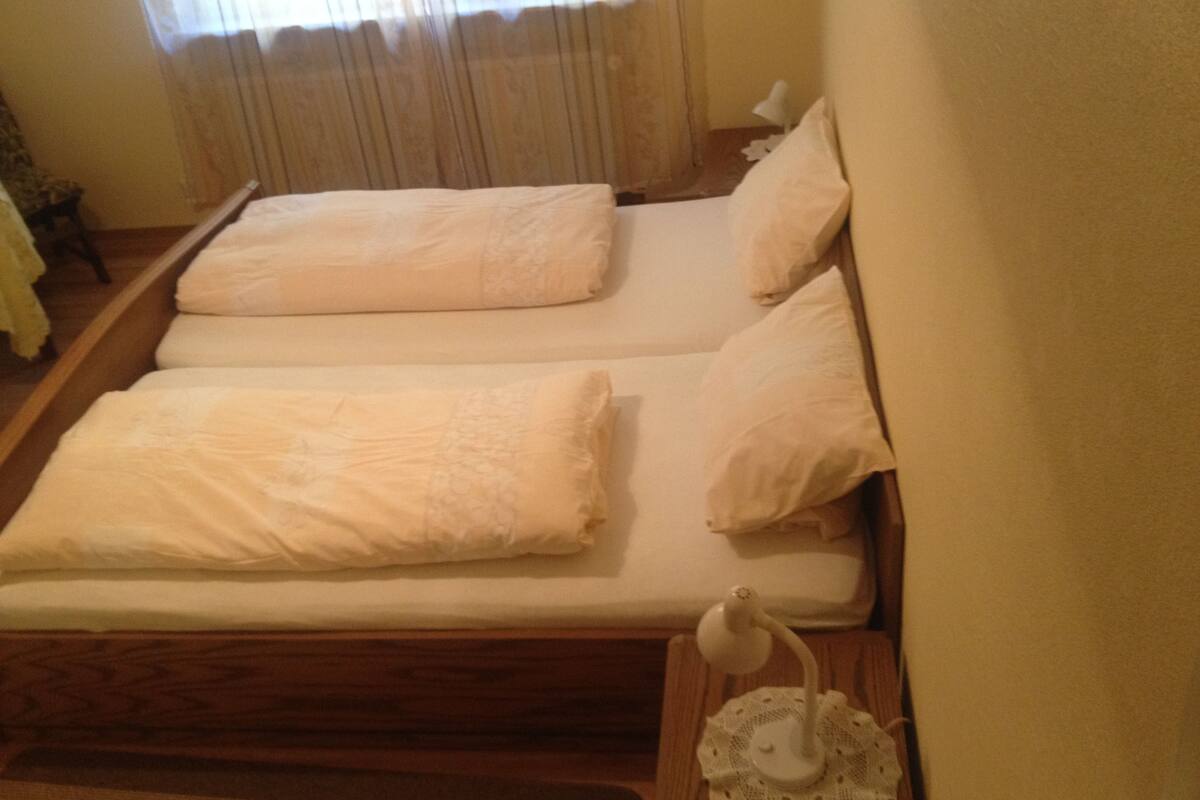 Deluxe Double Room | Desk, rollaway beds, free WiFi, bed sheets