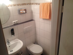 Shower, free toiletries, hair dryer, towels