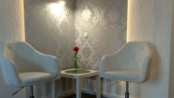 Design Double Room, Allergy Friendly | Premium bedding, desk, free WiFi, bed sheets