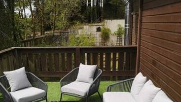 Family Quadruple Room, 2 Bedrooms, Non Smoking, Ensuite | Balcony