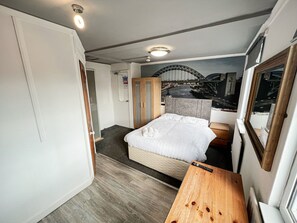 基础双人房, 独立浴室 | 客房服务设施