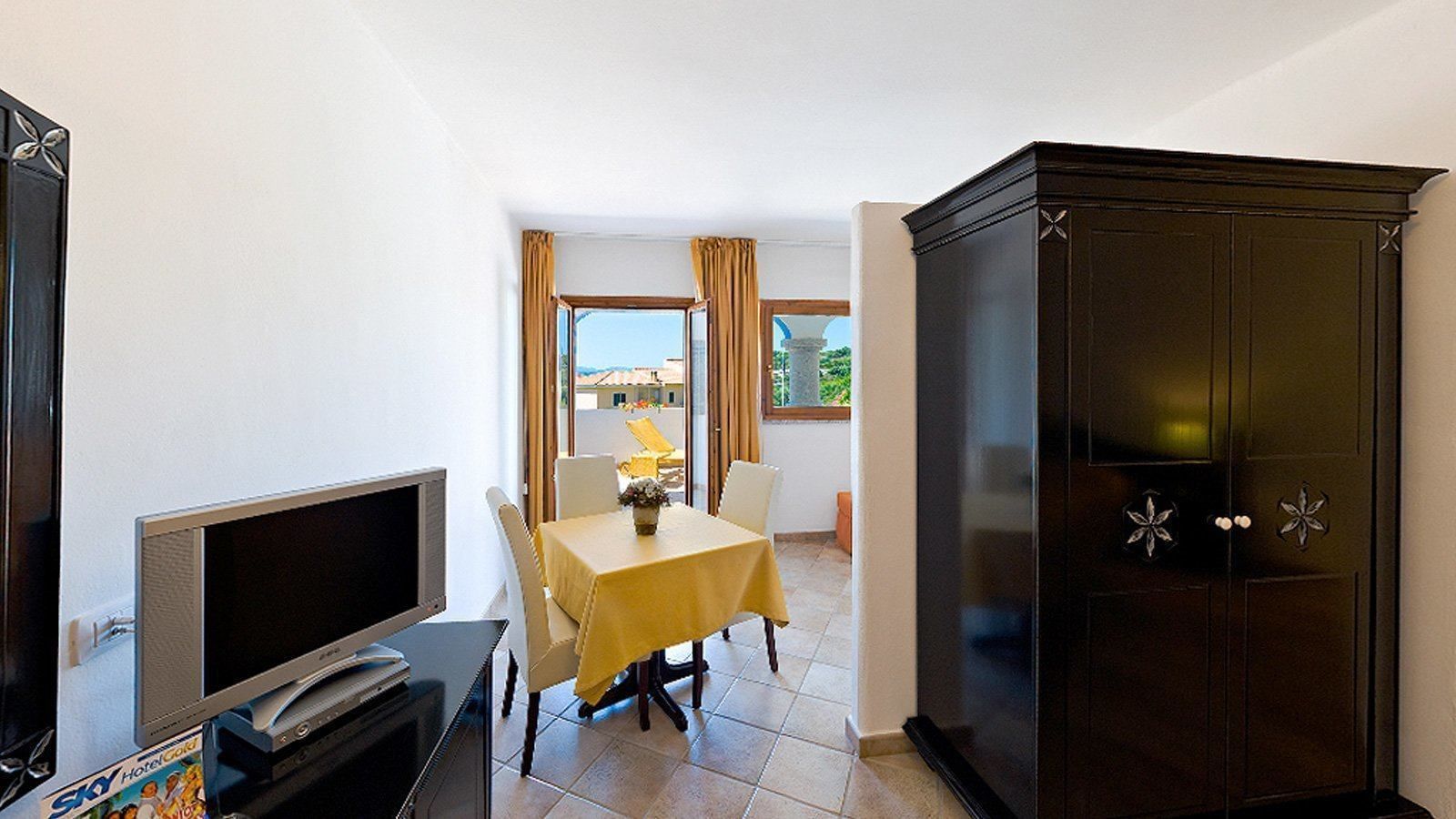 suite | room amenity