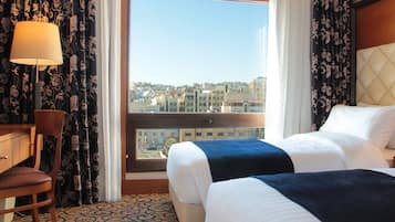 1 bedroom, premium bedding, free minibar, in-room safe