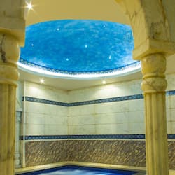 Hot tub, steam room, Turkish bath/hammam, body treatments, mud baths