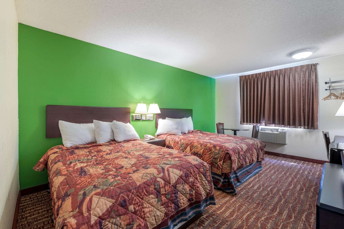 Pillow-top beds, desk, iron/ironing board, free WiFi