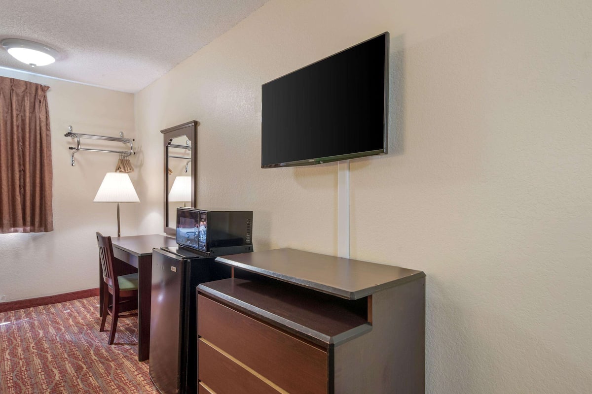 Standard Room, 2 Double Beds, Smoking