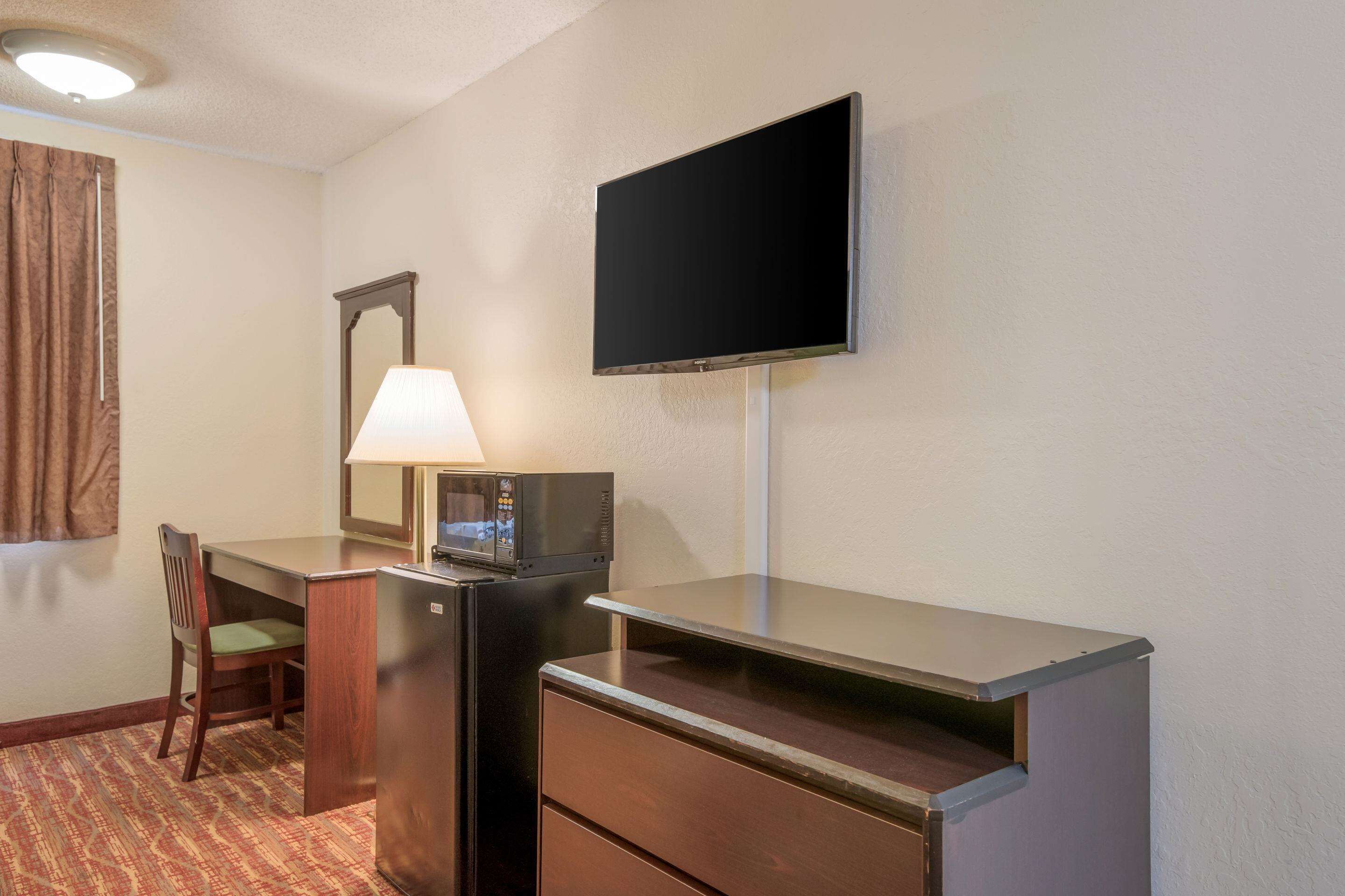 Pillow-top beds, desk, iron/ironing board, free WiFi