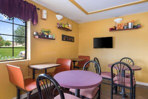 Breakfast area - Rodeway Inn Benton (Benton)
