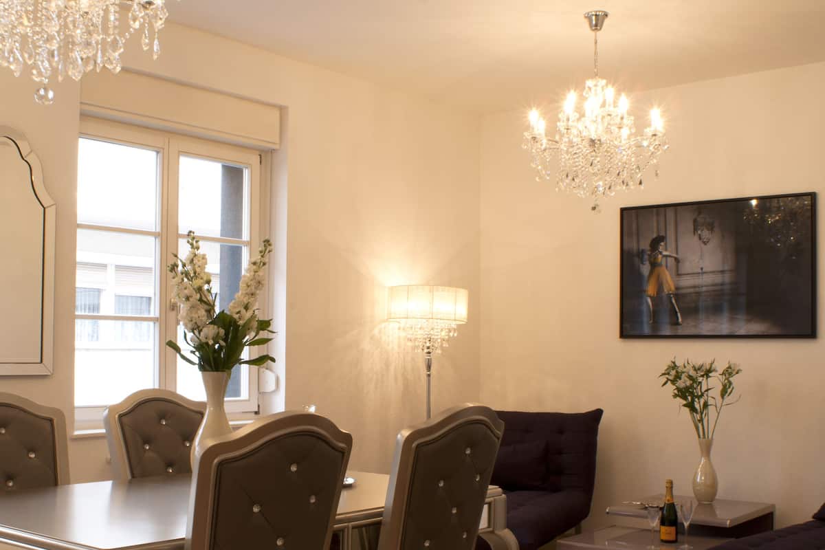 Superior Suite, 1 Bedroom, Kitchen | In-room dining