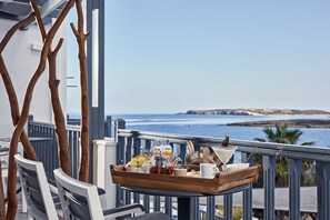 Daily cooked-to-order breakfast for a fee - Parian Boutique Hotel (Paros)