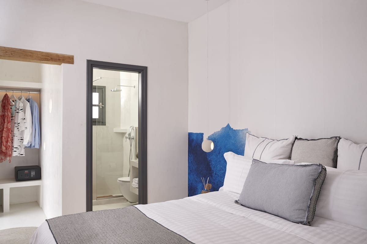 Ropa de cama de alta calidad, camas con pillow-top y minibar