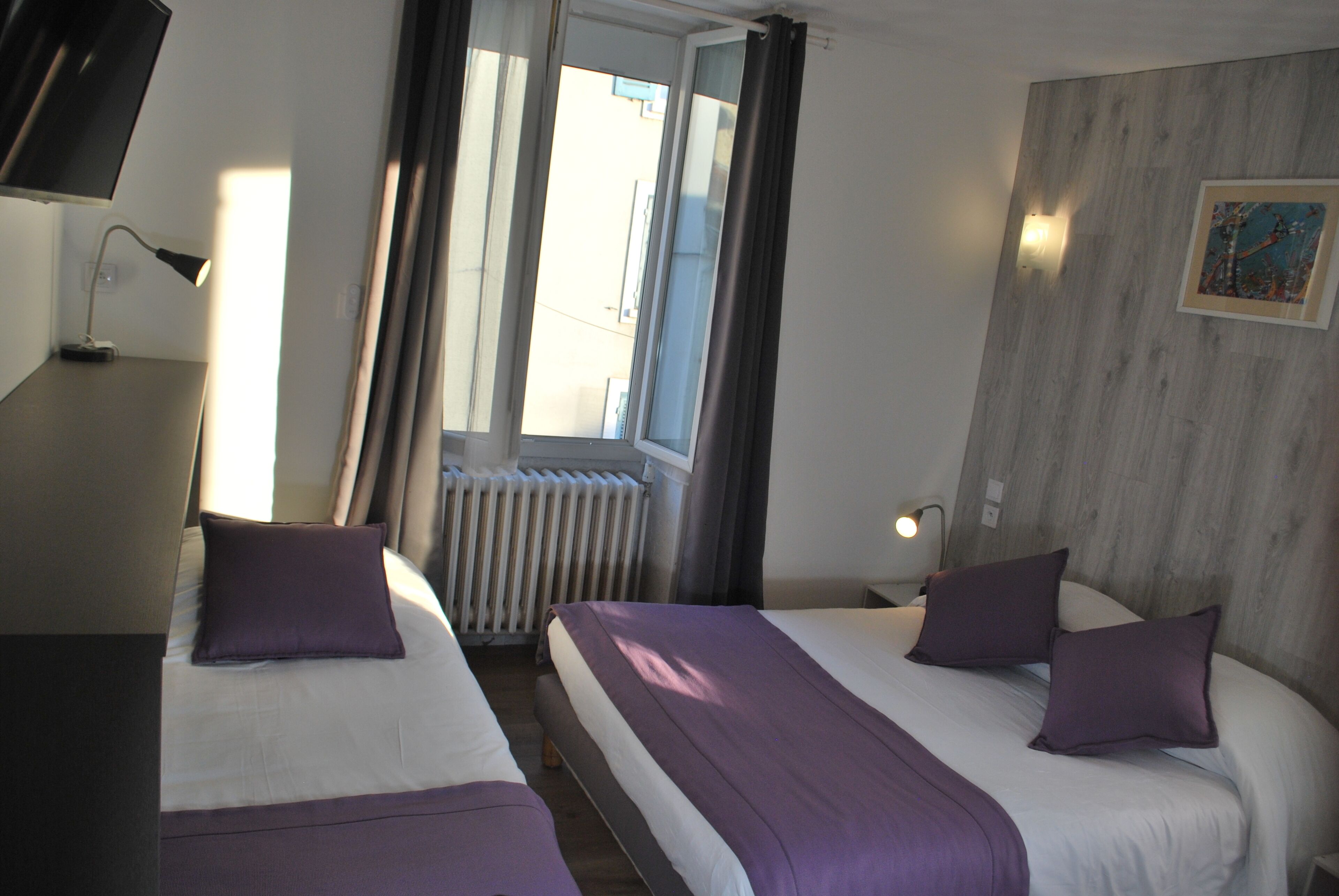 Triple Room | Individually decorated, individually furnished, desk, laptop workspace