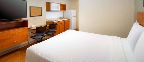 Desk, laptop workspace, iron/ironing board, free WiFi