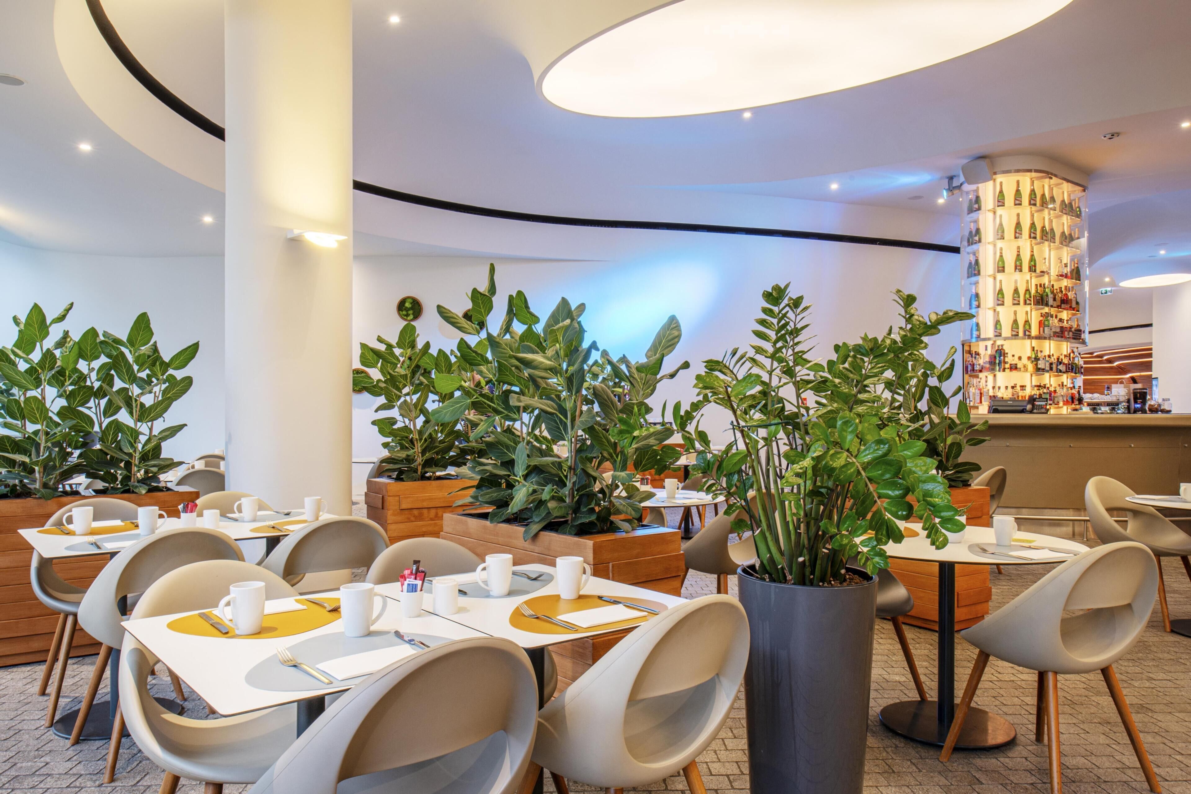 Daily buffet breakfast for a fee