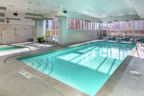 Indoor pool - Homewood Suites by Hilton Calgary Downtown (Calgary)