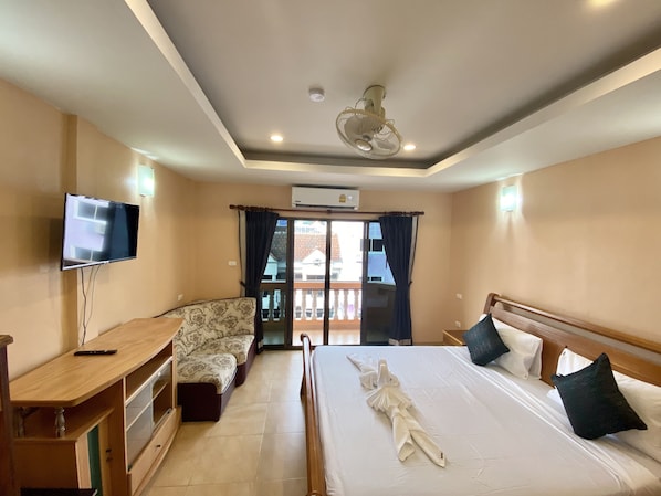 Grand Double Room, 1 Double Bed, City View | In-room safe, desk, free WiFi - Star Guesthouse (Patong)