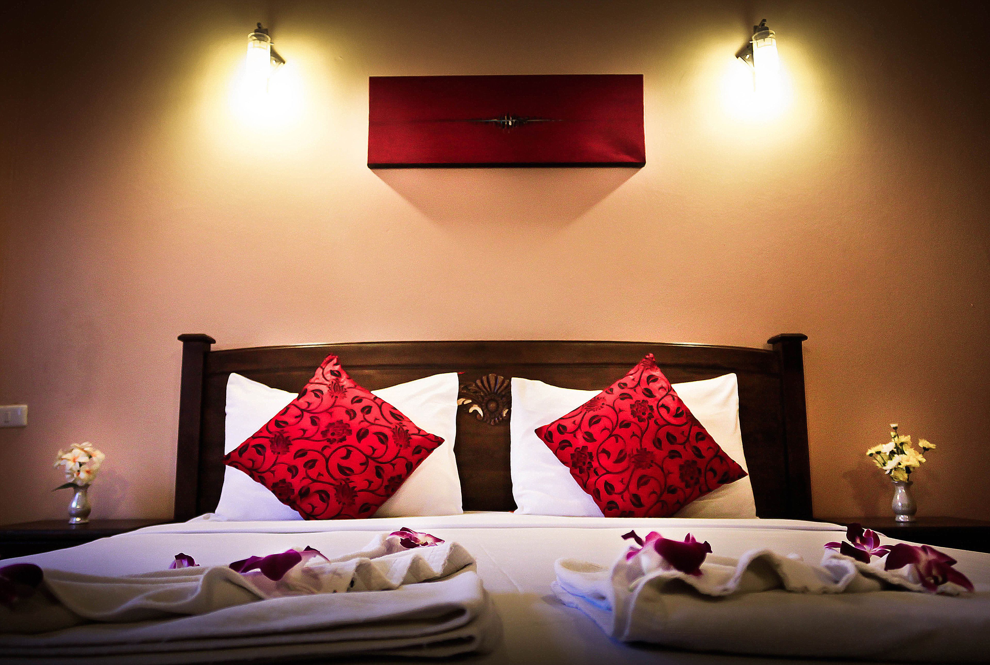 In-room safe, desk, free WiFi