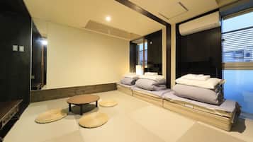Standard Quadruple Room | 1 bedroom, laptop workspace, iron/ironing board, free WiFi