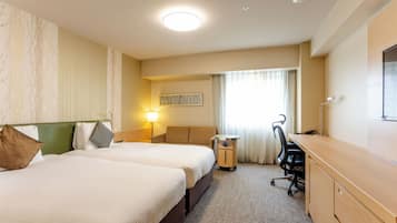 Hollywood Twin Room, Non Smoking | 1 bedroom, desk, iron/ironing board, free WiFi