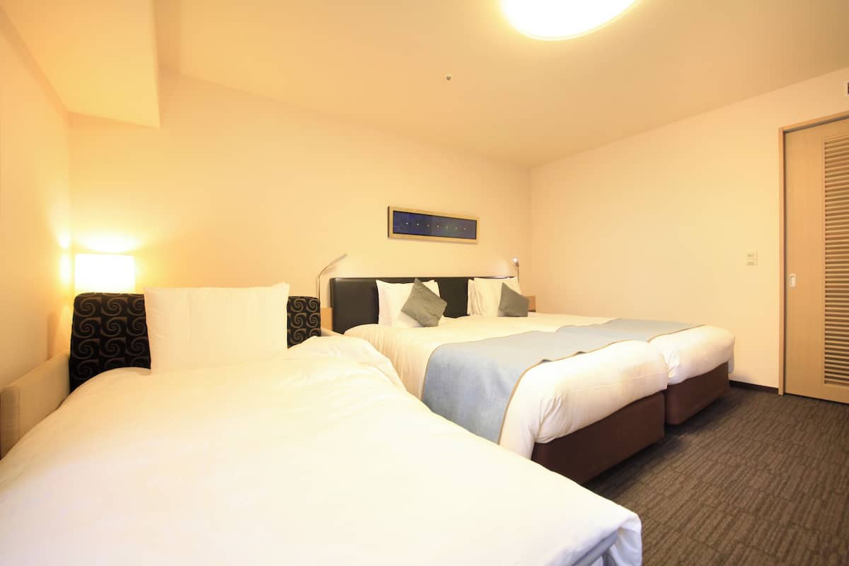 Hollywood Twin Room (with extra bed), Non Smoking