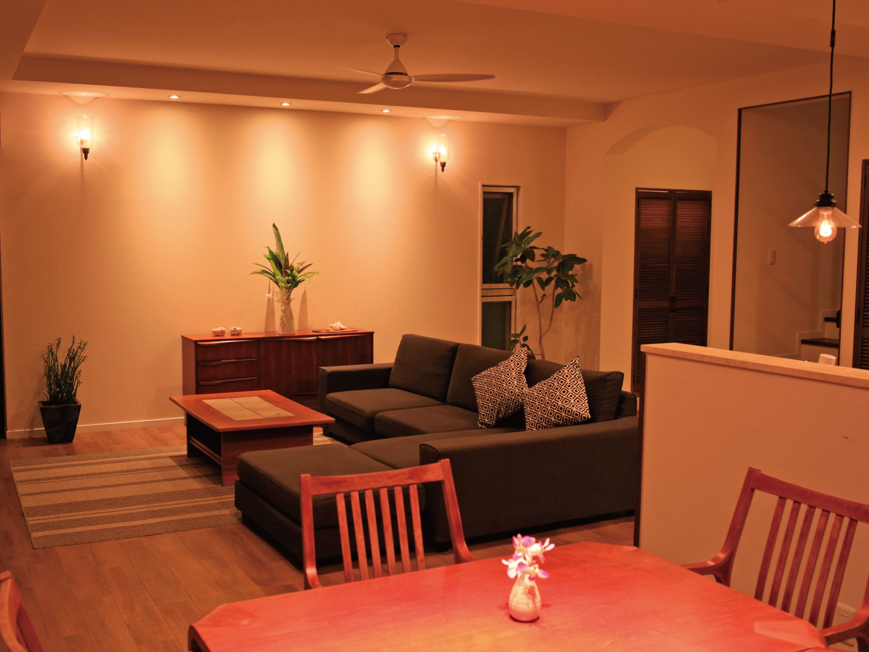 Executive Villa, 2 Bedrooms, Non Smoking (Extra 2 Japanese Futon) | Living area