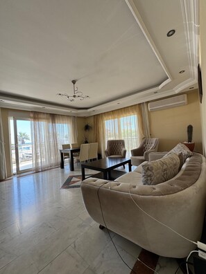 Apartamento, 2 quartos | 1 quarto, quartos à prova de som, ferros/tábuas de passar roupa