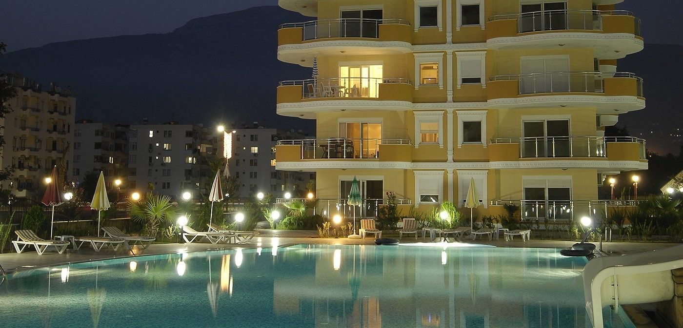 Seasonal outdoor pool, sun loungers