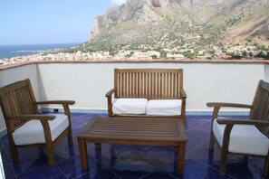 Dubbelrum (external bathroom) | Sittområde i lobbyn