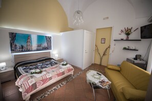 Chambre quadruple | Fer et planche à repasser, accès au Wi-Fi (inclus)