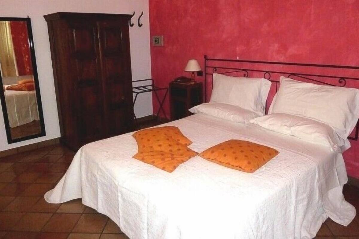 double room | minibar, in-room safe, desk, free cots/infant beds