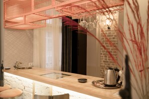 Luxury Studio with Turkish Bath | Cuisine privée | Mini réfrigérateur, plaque de cuisson, cafetière/bouilloire