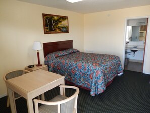 Iron/ironing board, free WiFi, bed sheets - Townsman Motel (Boise City)
