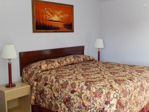 Iron/ironing board, free WiFi, bed sheets - Townsman Motel (Boise City)